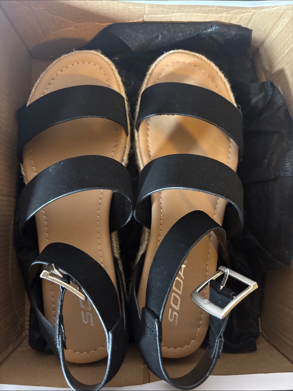 Soda Woman’s  Black Espadrille Platform Sandals, Size 6 - Picture 8 of 8
